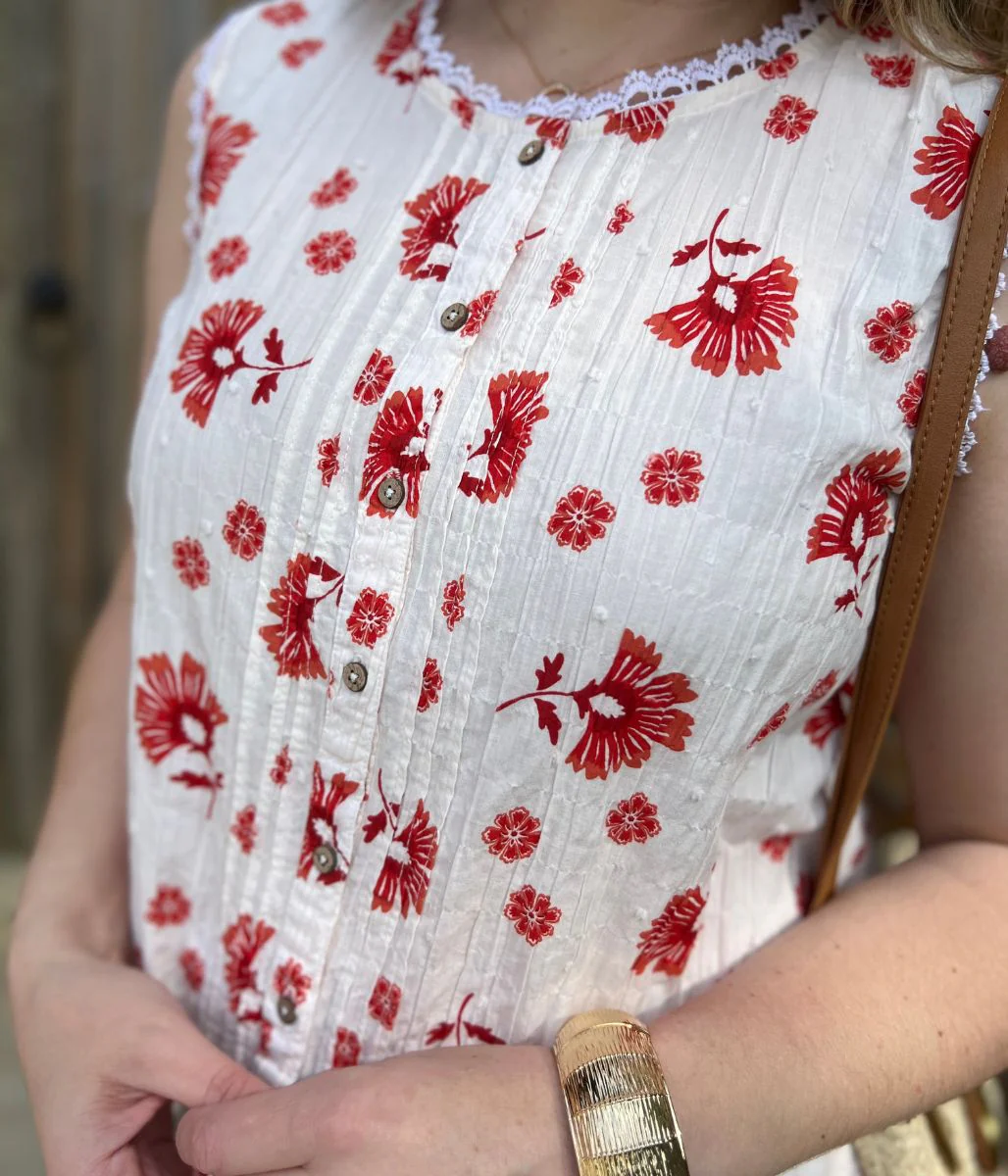 Brakeburn Textured Floral Sleeveless Top - Image 7