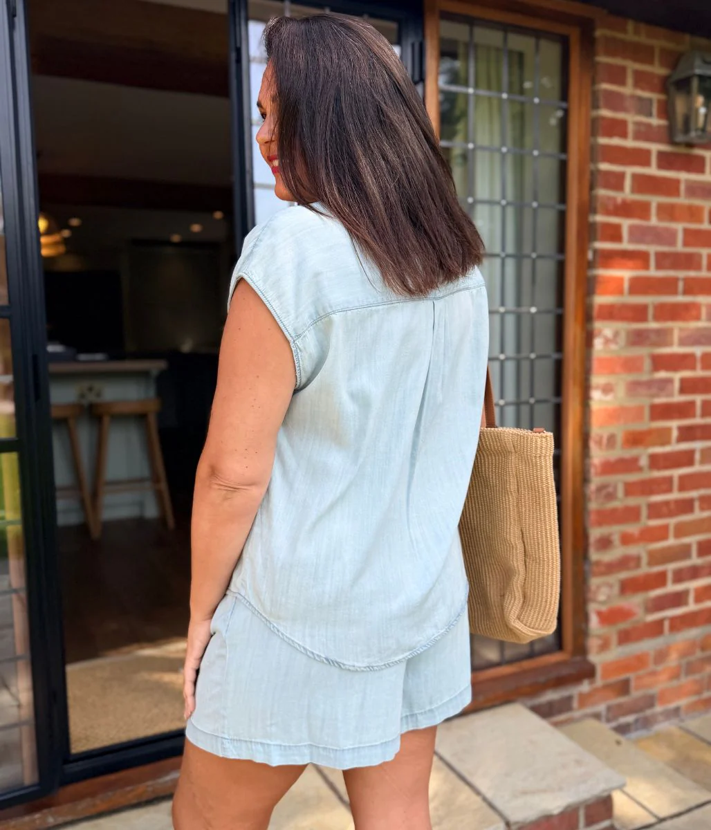 Chambray Sleeveless Shirt - Image 4