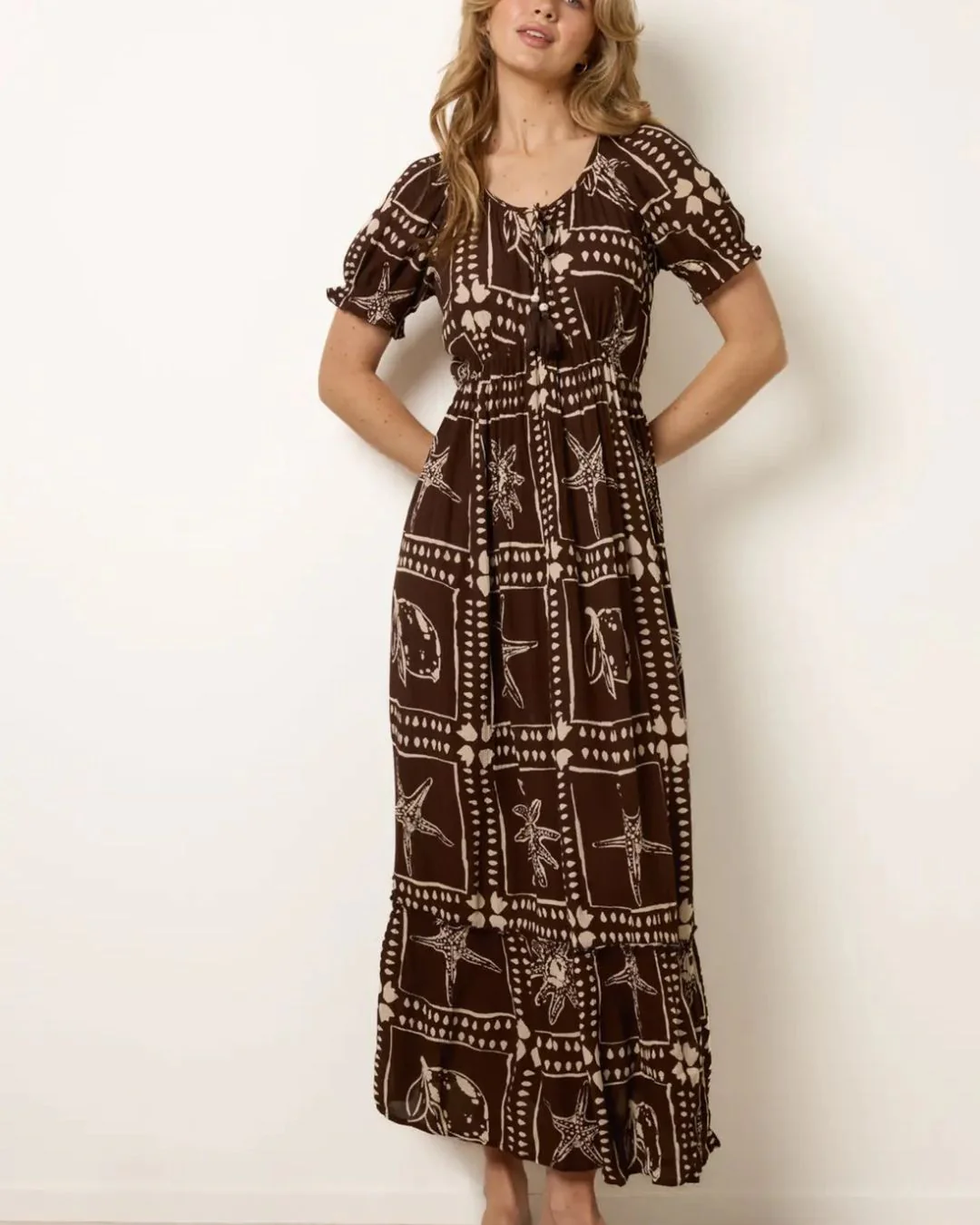 Dark Brown Starfish Print Maxi Dress - Image 3