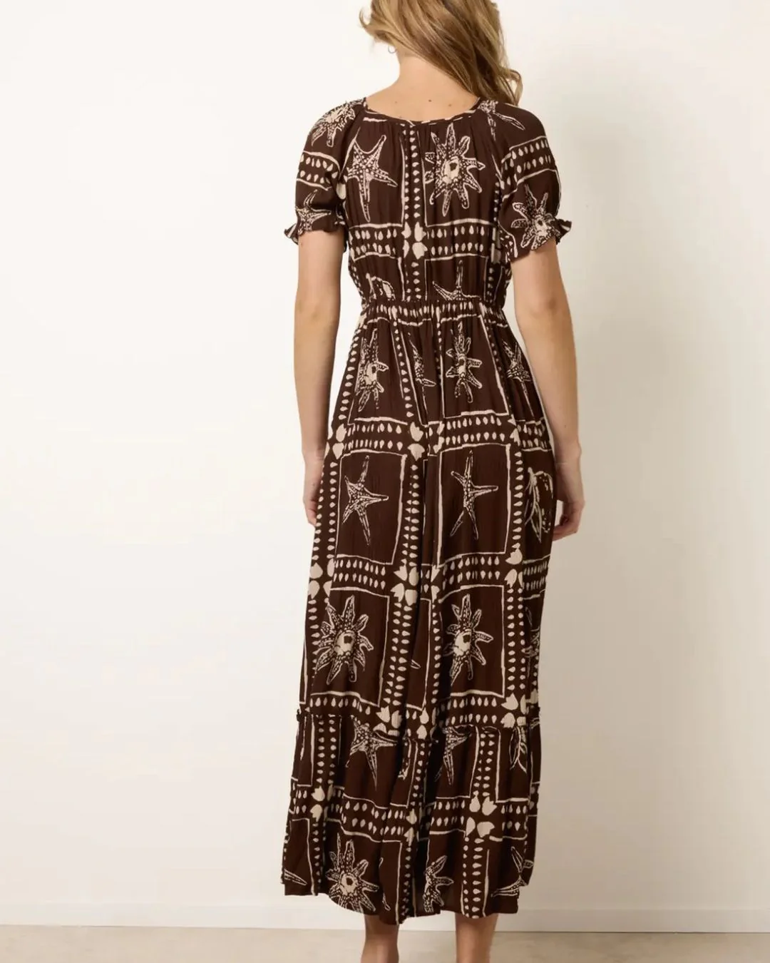 Dark Brown Starfish Print Maxi Dress - Image 4