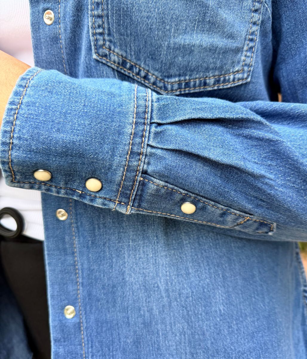 Denim Western Style Embroidered Shirt - Image 4
