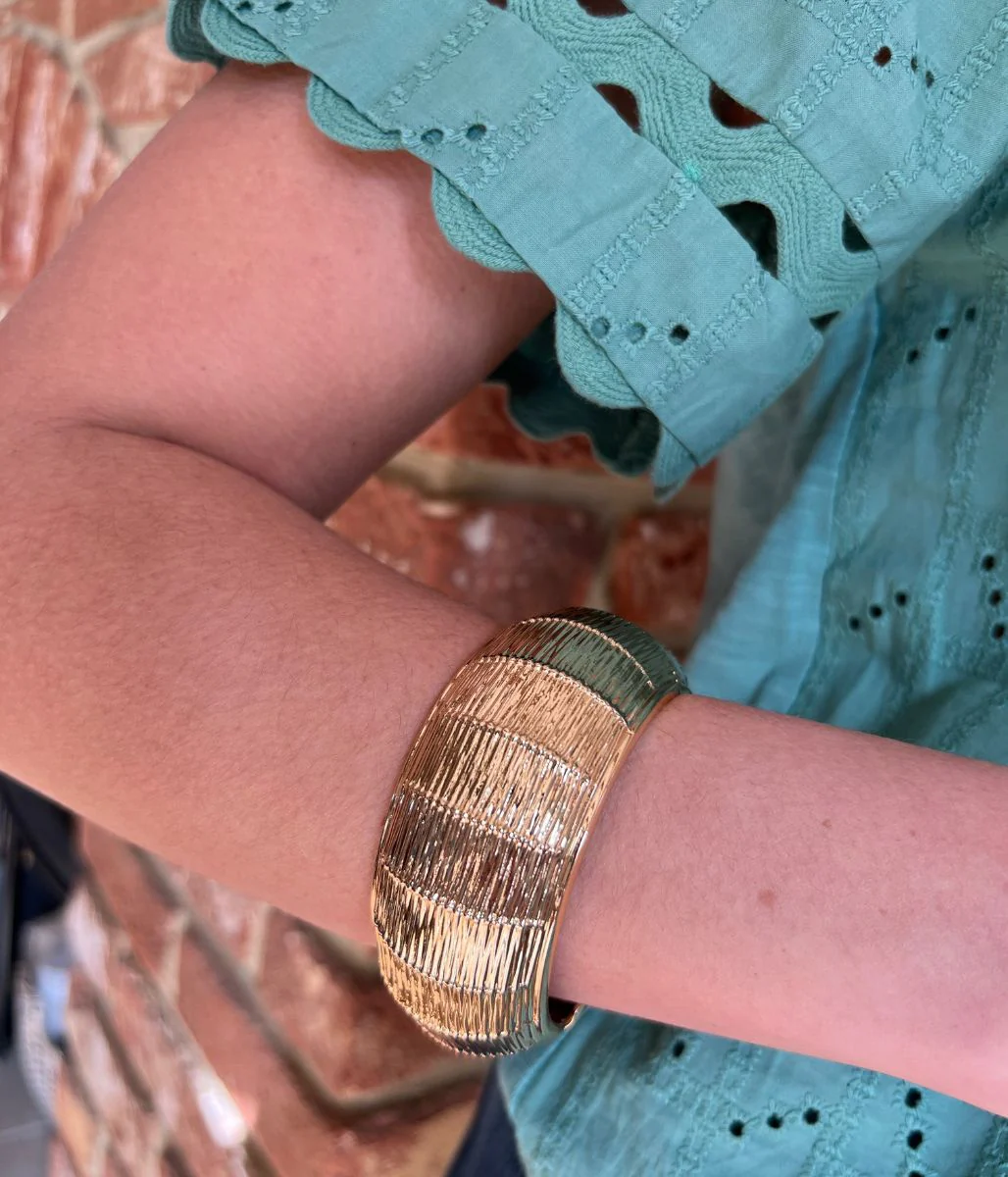 Gold Basket Weave Hinged Bracelet - Image 7
