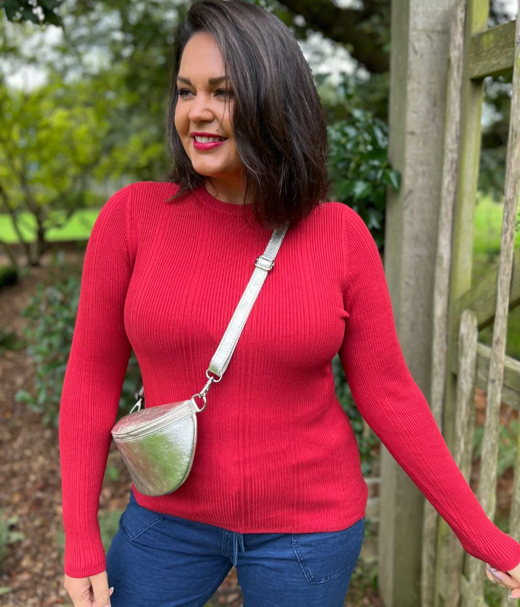 Gold Leather Sling Crossbody Bag - Image 4