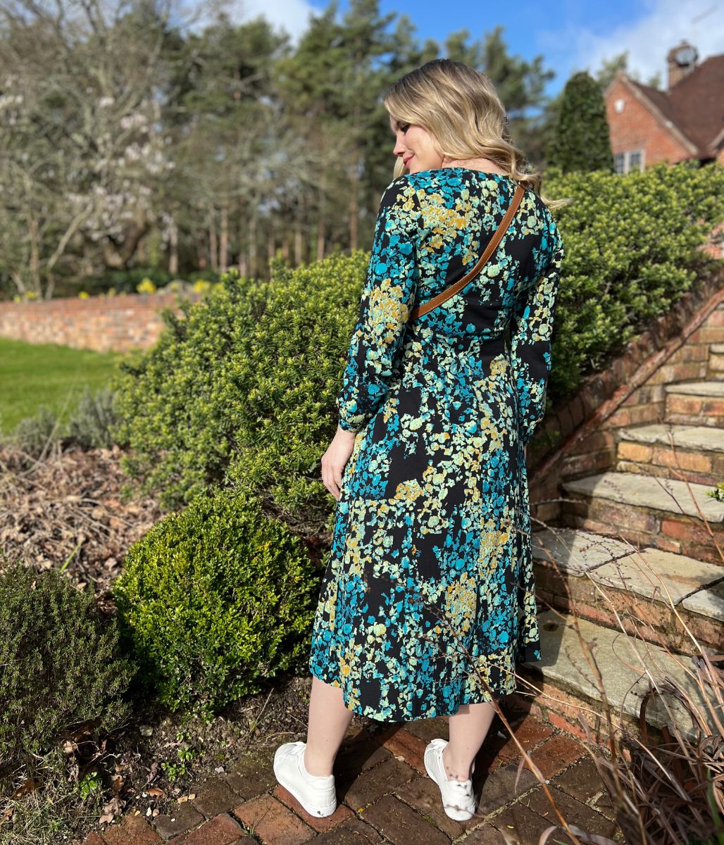 Megan Printed Long Sleeve Jersey Dress - Image 4