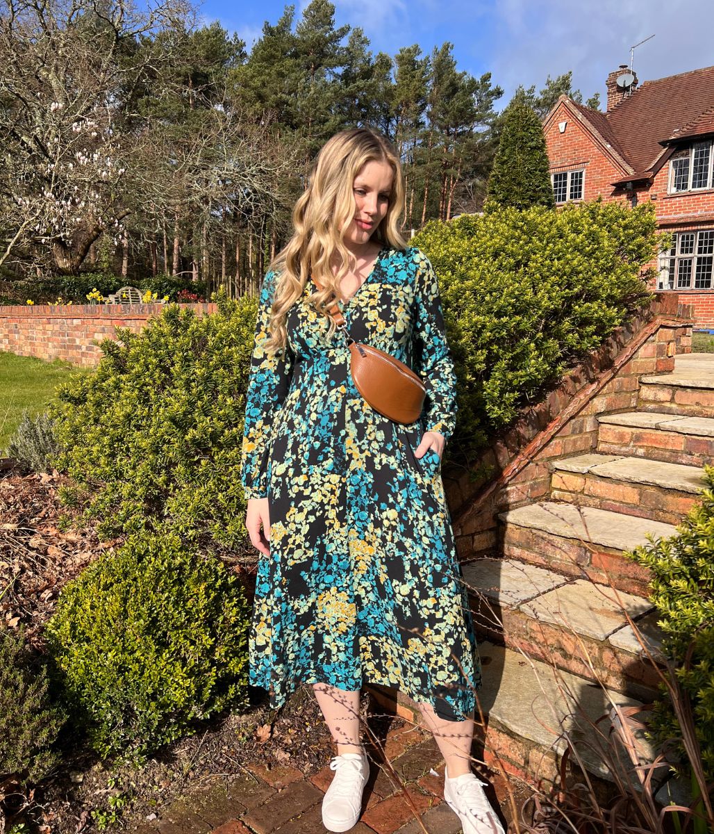 Megan Printed Long Sleeve Jersey Dress - Image 9