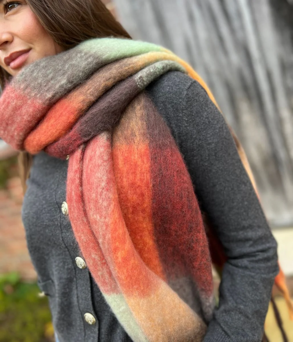 Red & Green Cosy Tassel Scarf - Image 3