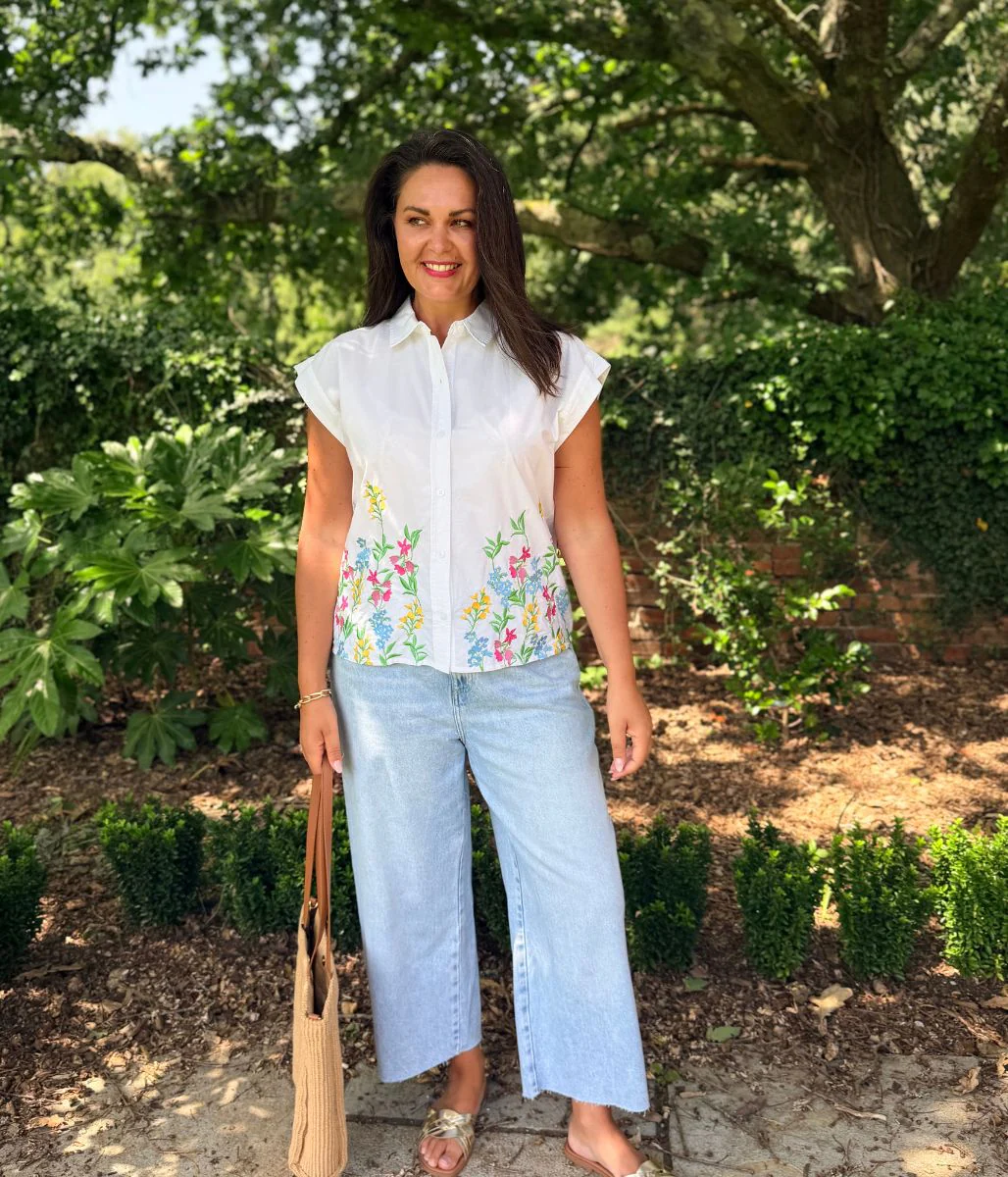 White Floral Embroidered Sleeveless Shirt - Image 2