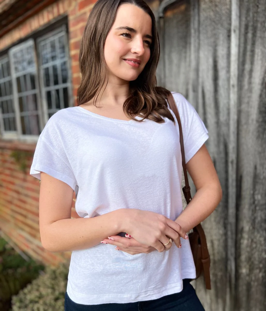 White Linen Blend V Neck T Shirt - Image 4