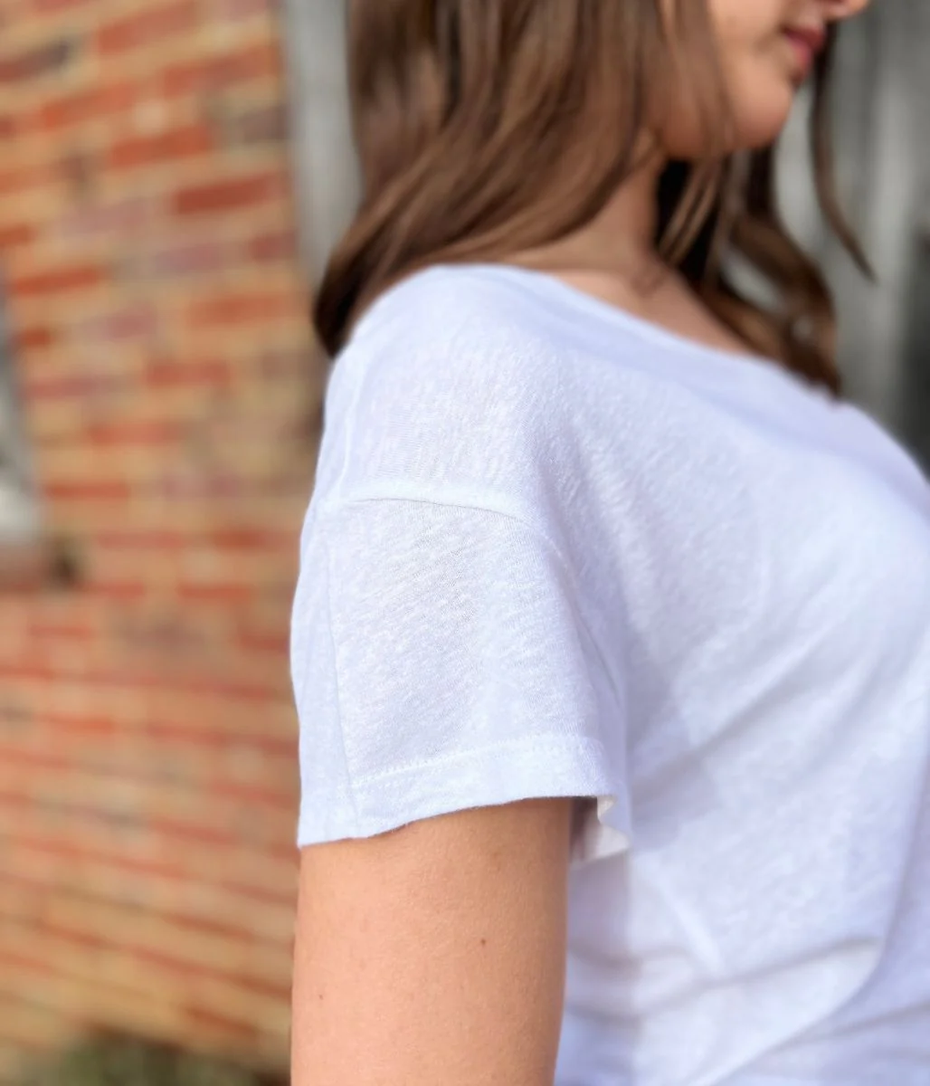 White Linen Blend V Neck T Shirt - Image 5
